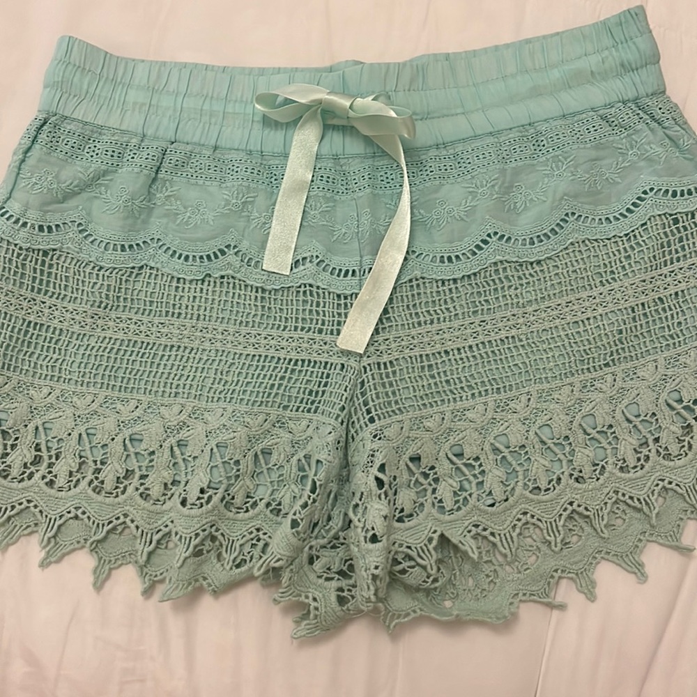 No Boundaries jade/aqua women’s lace shorts